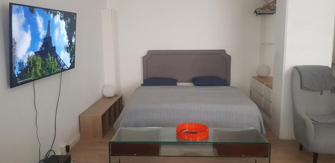 Charming Loft - Tour Eiffel/ Rue Cler Aparthotel Parijs